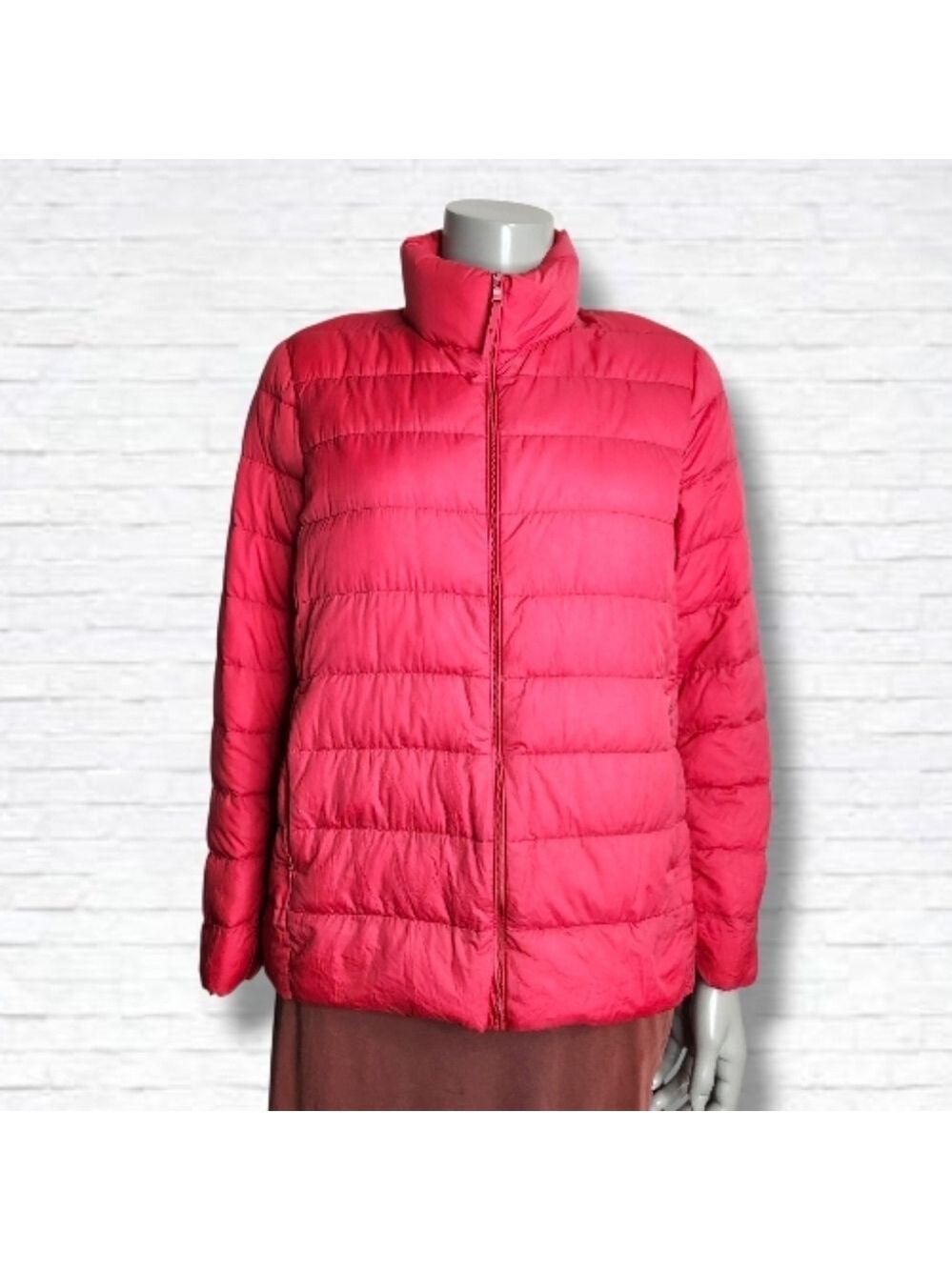 Uniqlo Red/Pink Down Fill Hoodless Packable Jacket Size XL Kids
